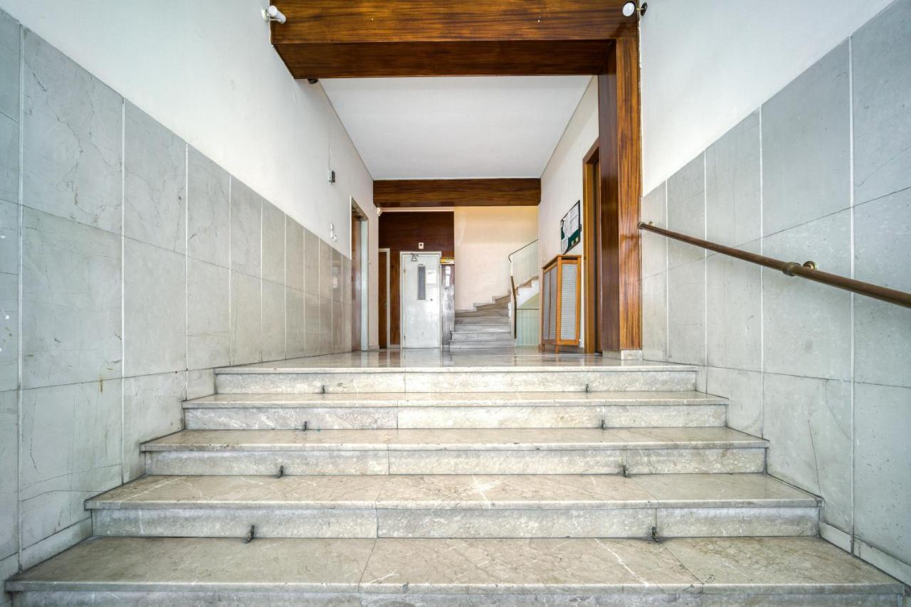 Delightful Stylish Two Bedroom Condo In Hip Area Of Central Αθήνα Εξωτερικό φωτογραφία