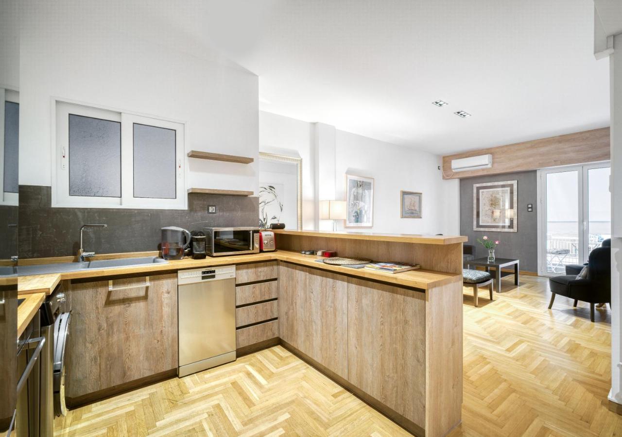 Delightful Stylish Two Bedroom Condo In Hip Area Of Central Αθήνα Εξωτερικό φωτογραφία